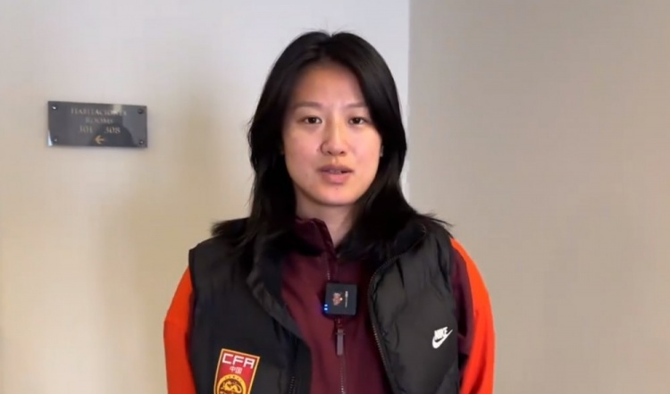  汪琳琳：范迪克是我的偶像和目標(biāo)，希望變成他那樣全面的中后衛(wèi)