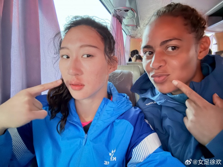  神勇！女足國門徐歡曬照，比賽中被球砸臉仍力保球門不失