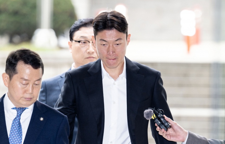  韓國國腳黃義助非法拍攝不雅視頻，一審被判有期徒刑1年緩刑2年！