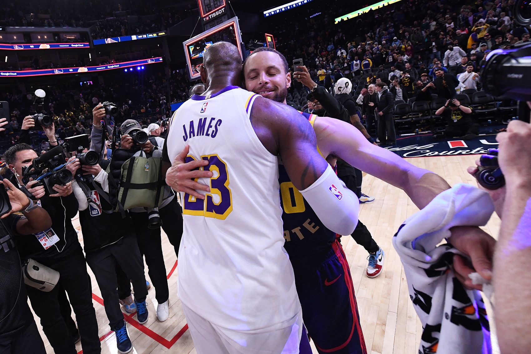 見證傳奇！詹姆斯庫里年滿36歲且同場均砍下35+ NBA歷史首對！