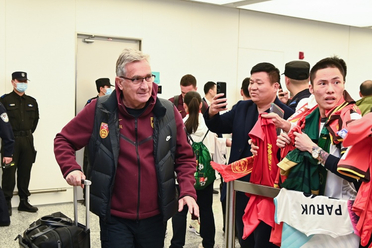  蘇媒：國足仍有爭第二希望，但真的不能再“守”下去了